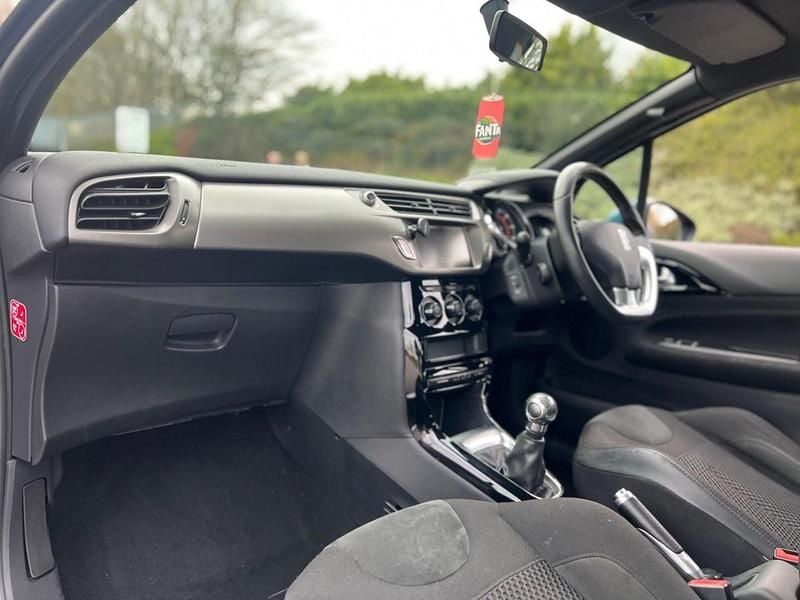 Used DS Automobiles DS3 Chic 2017 Black Hatchback