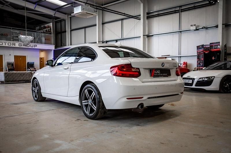 Used BMW 218 Sport Line 2015 White Coupe