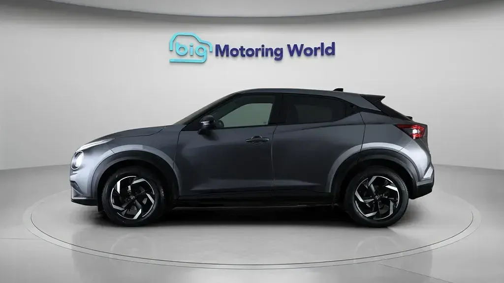 Usado Nissan Juke N-Connecta 114 HP (83 kW) 2023 Cinzento SUV