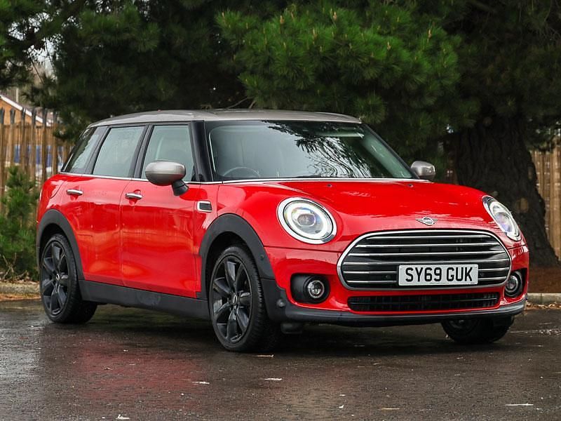 Used Mini Cooper Clubman Exclusive 136 HP (100 kW) 2019 Red Estate