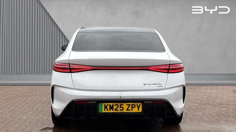 Used BYD Seal 389 kW (530 HP) 2025 Metallic  polar white Sedan