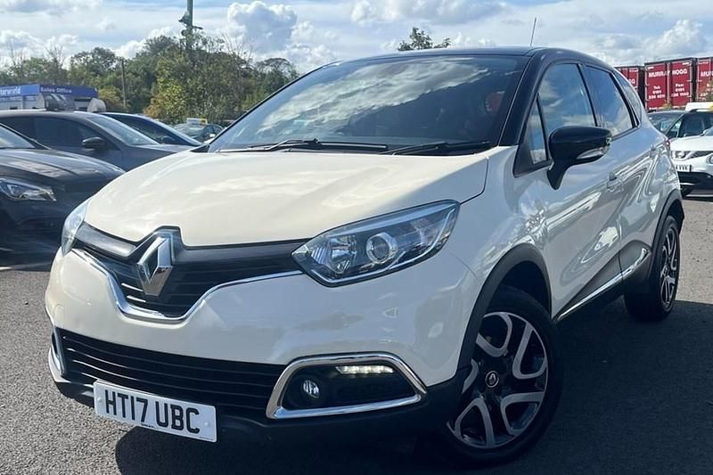 White Used 2017 Renault Captur Dynamique SUV | £5,499 (Good price) - Image 1/1