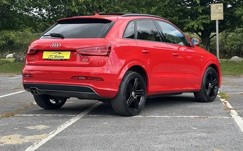Begagnad Audi Q3 S-line plus 177 HK (130 kW) 2014 Röd SUV