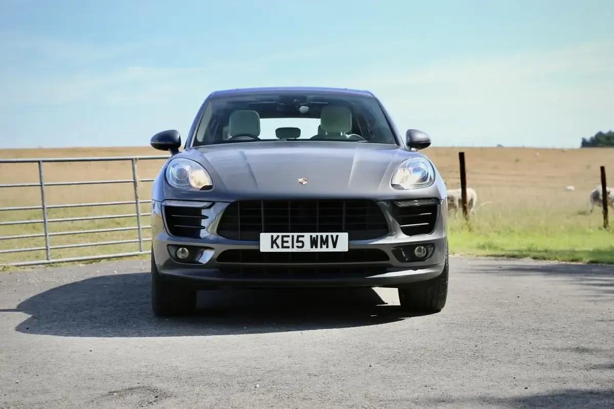 Used Porsche Macan 258 HP (189 kW) 2015 Grey SUV