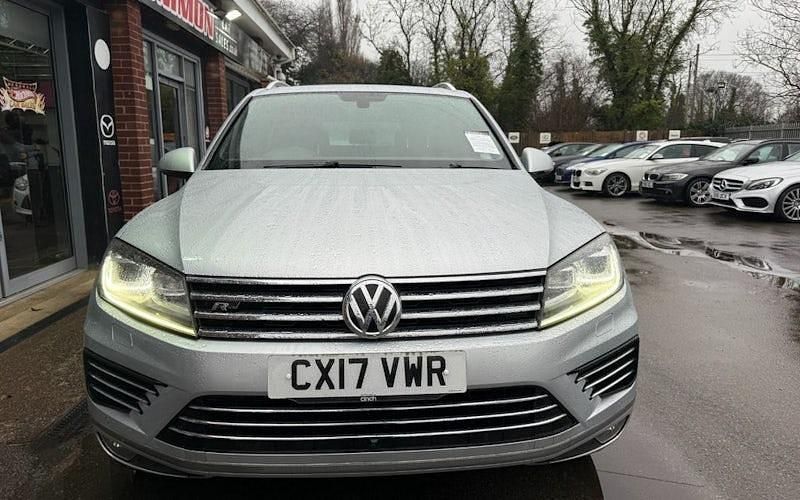 Begagnad VW Touareg R-line Plus 262 HK (192 kW) 2017 Silver SUV