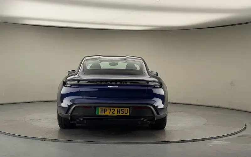 Usado Porsche Taycan Performance Package 350 kW (476 CV) 2023 Azul Berlina