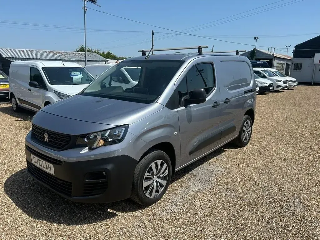 Used Peugeot Partner 100 HP (73 kW) 2021 Grey MPV