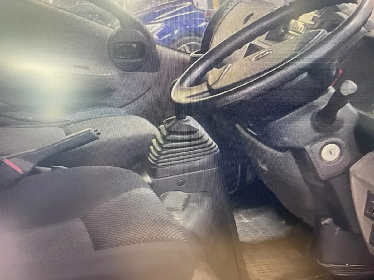 Usado Nissan Cabstar 130 HP (95 kW) 2019 Branco Pickup