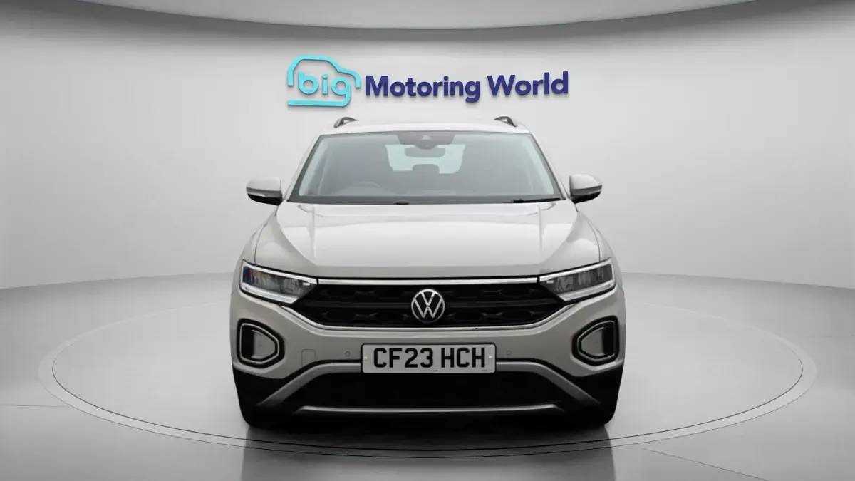 Usado VW T-Roc S 150 HP (110 kW) 2023 Cinzento SUV