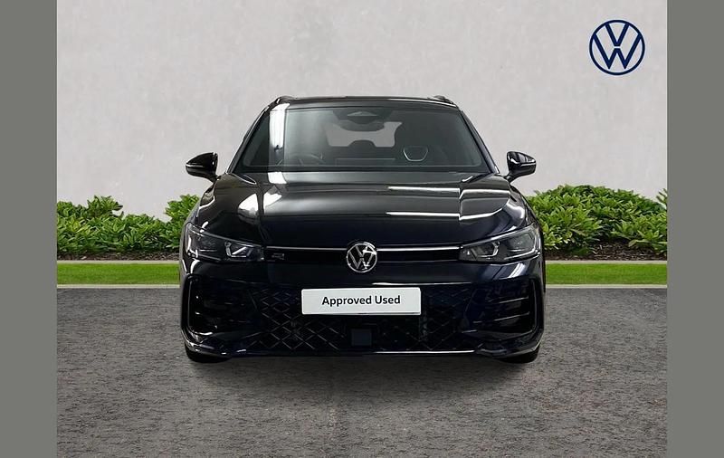 Used VW Passat R-line 147 HP (108 kW) 2024 Black Estate
