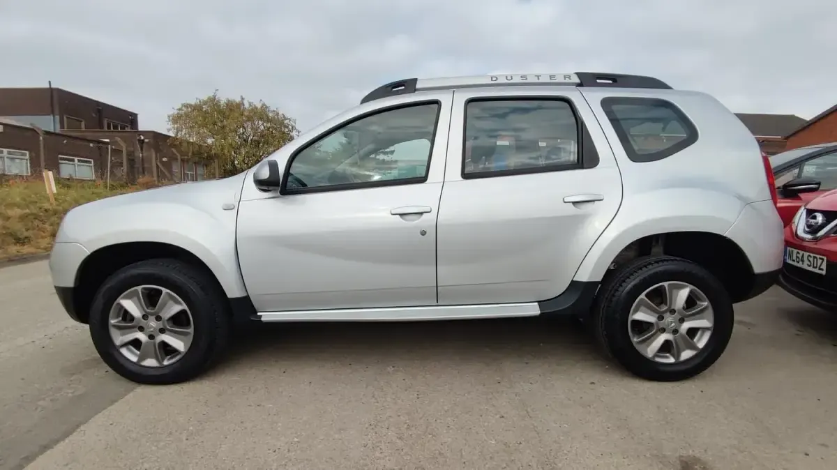 Used Dacia Duster Lauréate 110 HP (80 kW) 2016 Silver SUV