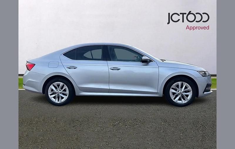 Used Skoda Octavia SE L 147 HP (108 kW) 2022 Silver Hatchback