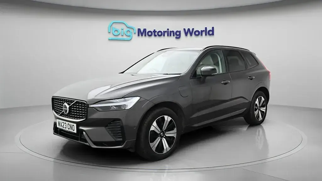 Usado Volvo XC60 Plus 350 CV (257 kW) 2023 Gris SUV