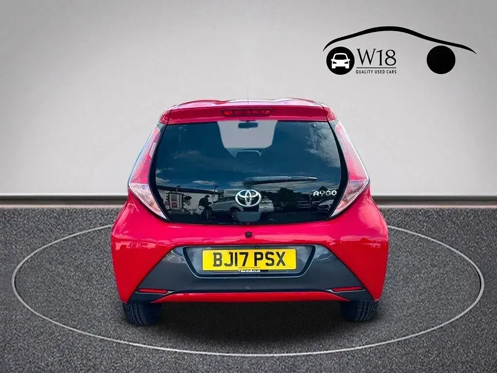 Used Toyota Aygo x-style 68 HP (50 kW) 2017 Red Hatchback