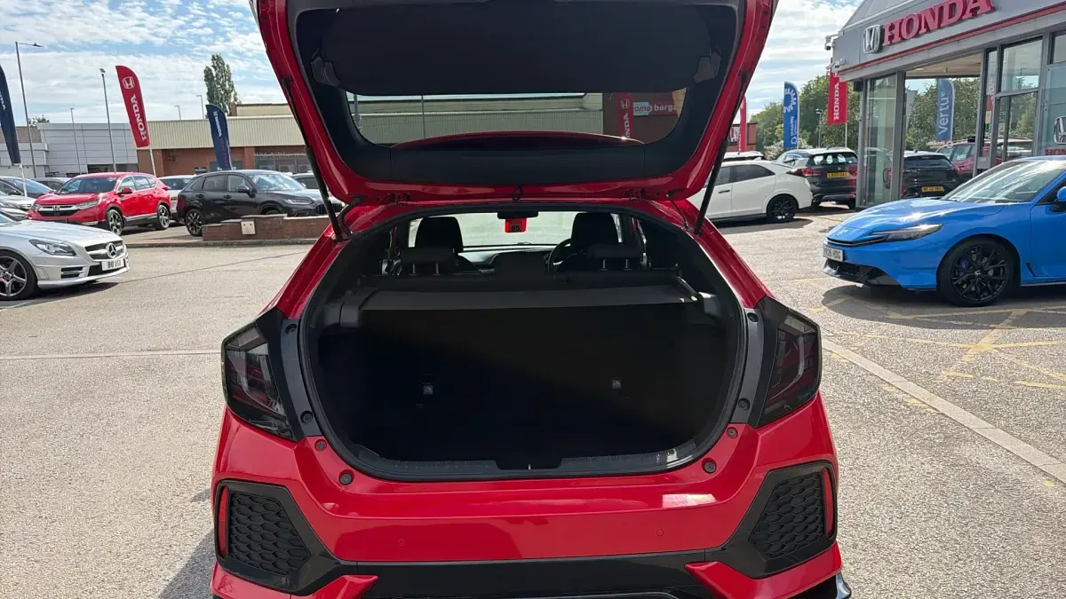 Used Honda Civic Sport 182 HP (133 kW) 2019 Red Hatchback