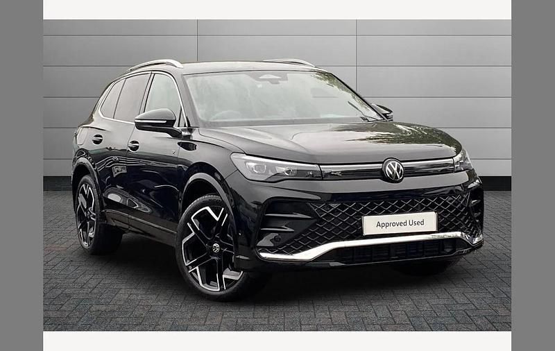 Black New 2025 VW Tiguan R-line SUV | £39,495 (Fair price) - Image 1/3