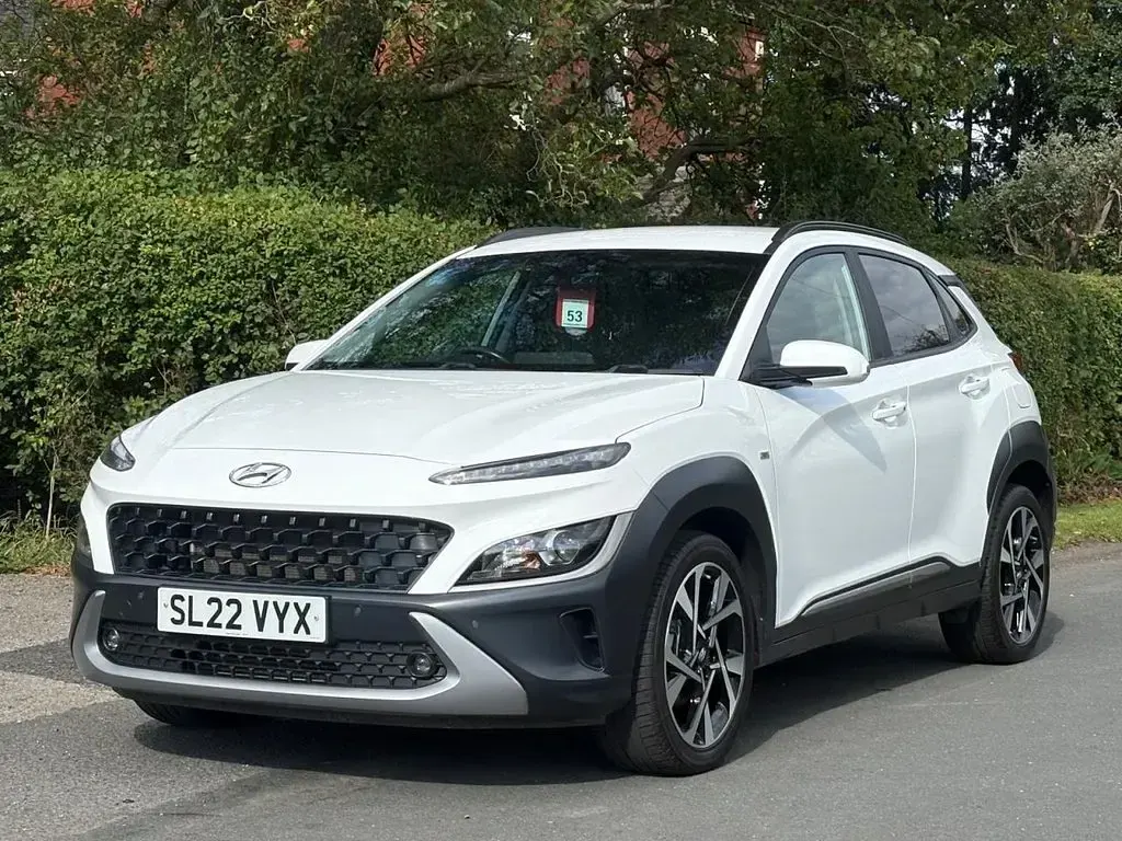 Used Hyundai Kona Premium 120 HP (88 kW) 2022 White SUV
