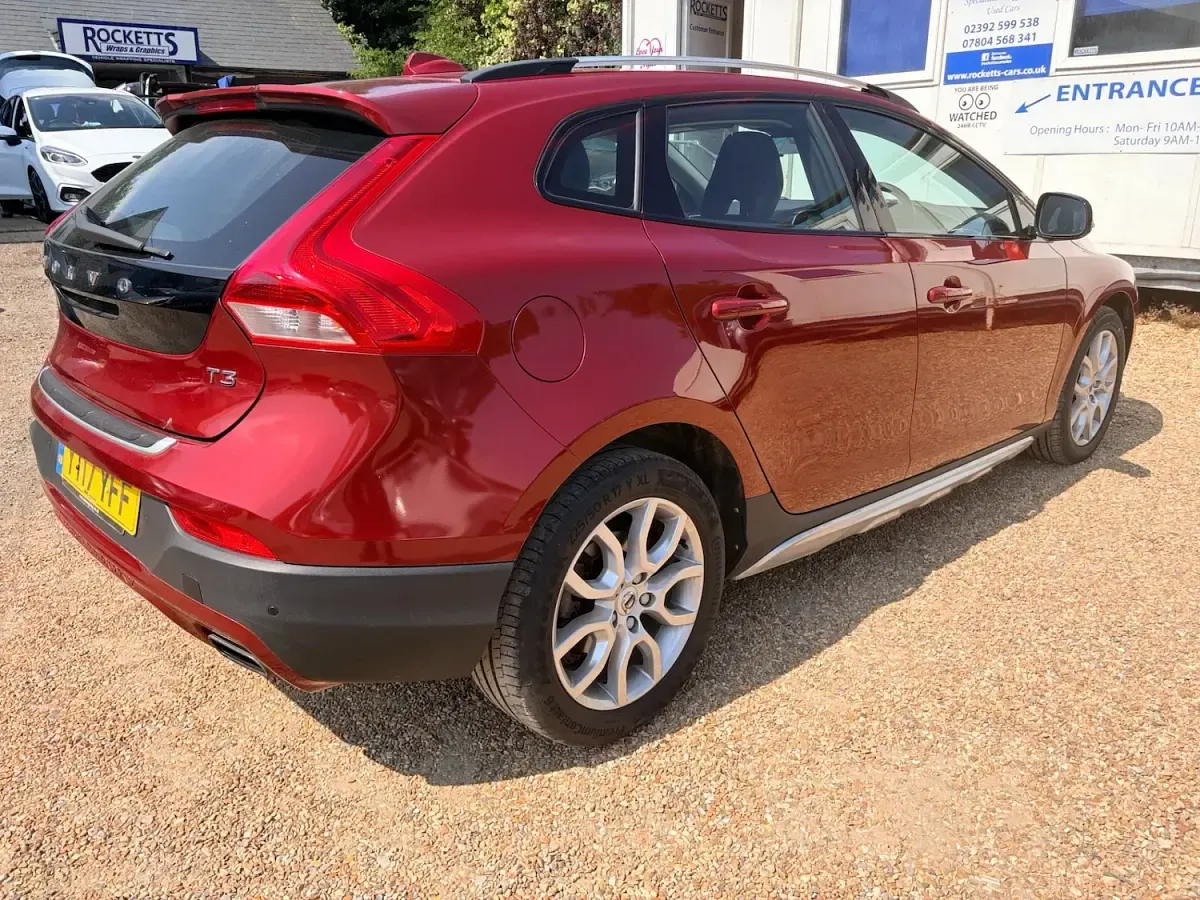 Used Volvo V40 Pro 2017 Red Hatchback