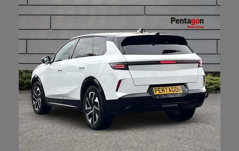 Used Vauxhall Grandland 156 kW (213 HP) 2025 White SUV