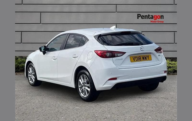 Used Mazda 3 117 HP (86 kW) 2018 White Hatchback