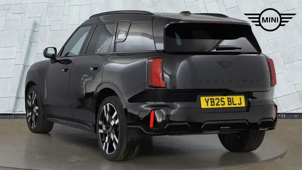 Used Mini Countryman 168 HP (123 kW) 2025 Black SUV