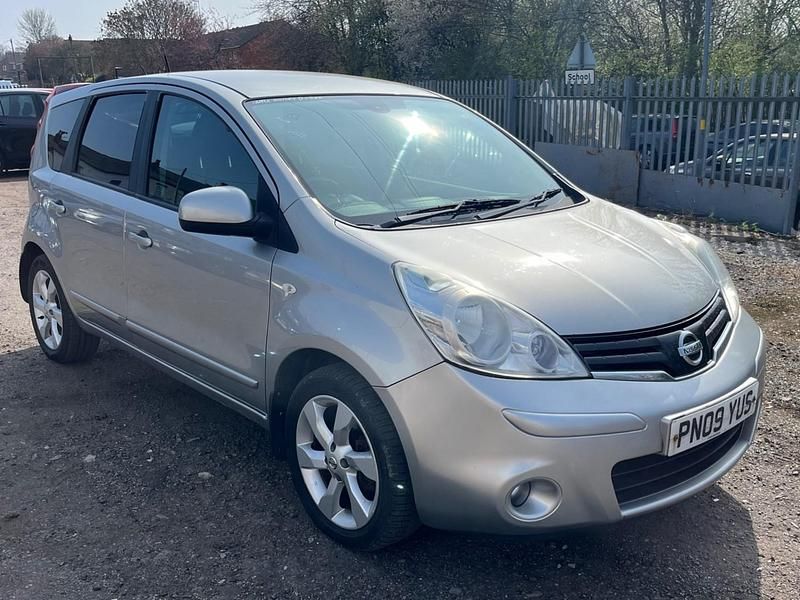 Used Nissan Note Tekna 110 HP (80 kW) 2009 Silver Hatchback