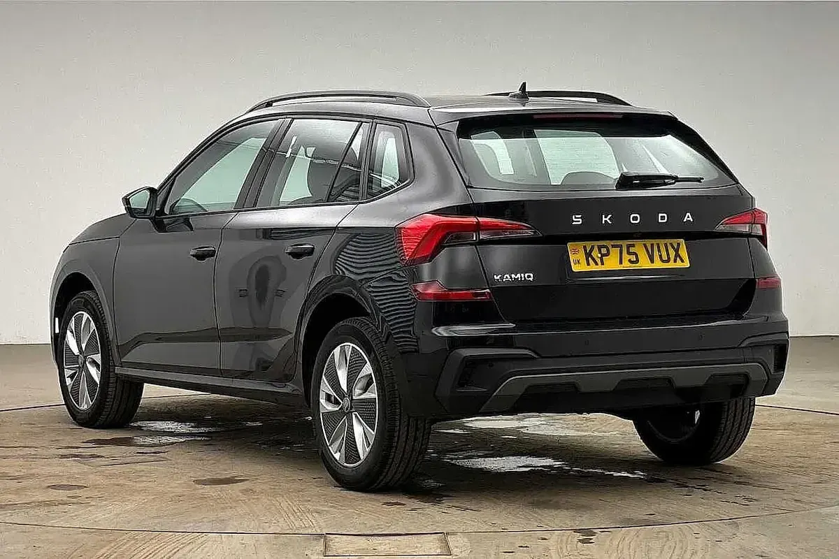 Used Skoda Kamiq SE 70 HP (51 kW) 2025 Black magic pearl effect SUV