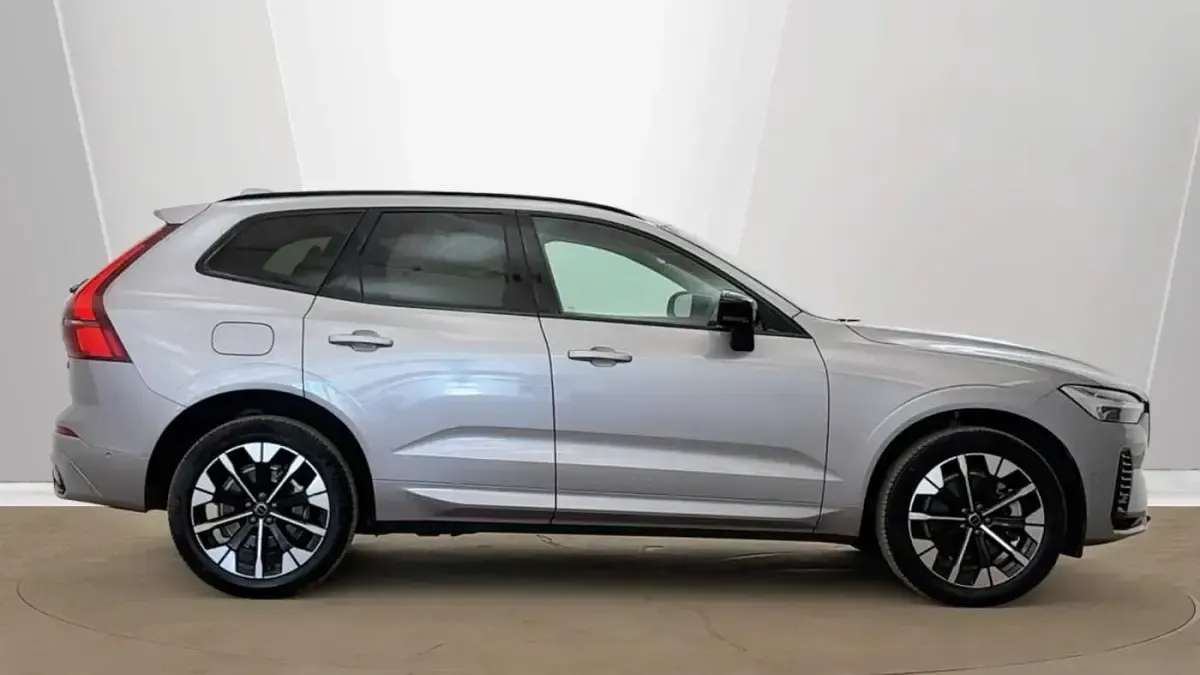 Used Volvo XC60 Ultra 449 HP (330 kW) 2025 Silver SUV