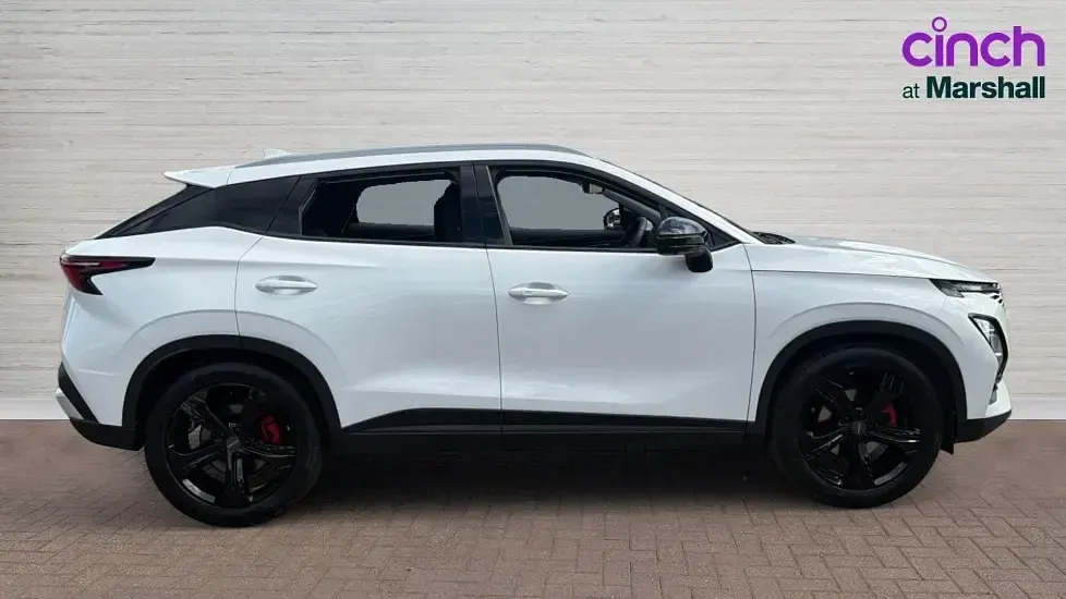 Used Omoda 5 186 HP (136 kW) 2025 Metallic  selenite white SUV