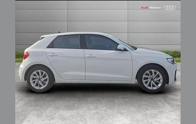 Used Audi A1 Sport 113 HP (83 kW) 2024 White SUV