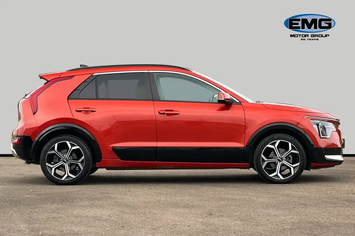 Używany Kia Niro 180 KM (132 kW) 2023 Pomarańczowy SUV