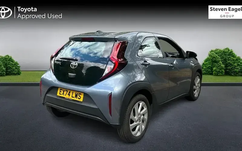 Used Toyota Aygo X PURE 72 HP (52 kW) 2024 Grey SUV