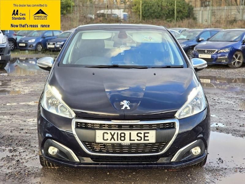 Used Peugeot 208 Allure 110 HP (80 kW) 2018 Blue Hatchback