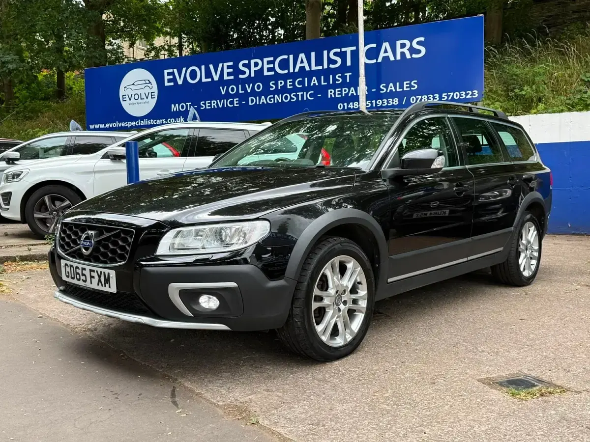 Used Volvo XC70 SE Lux 220 HP (161 kW) 2015 Black Estate