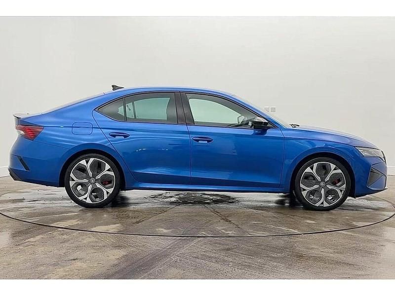 Used Skoda Octavia vRS 195 HP (143 kW) 2025 Race blue metallic Hatchback
