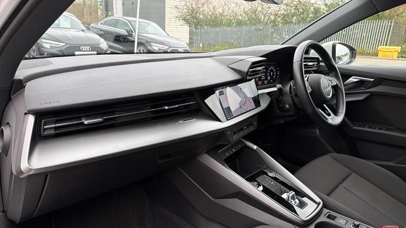 Used Audi A3 Comfort 110 HP (80 kW) 2022 White Sedan