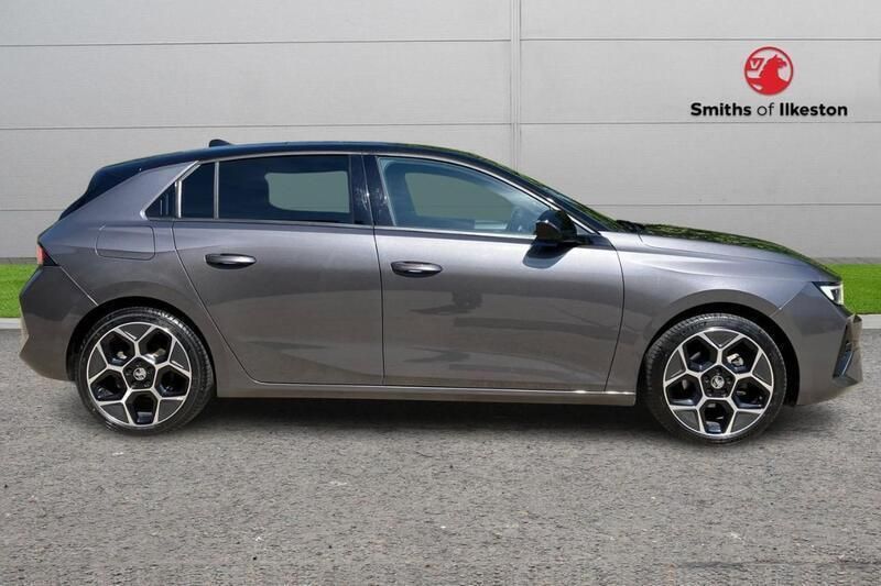 Grey Used 2024 Vauxhall Astra Ultimate Hatchback | £17,995 (Good price) - Image 1/4
