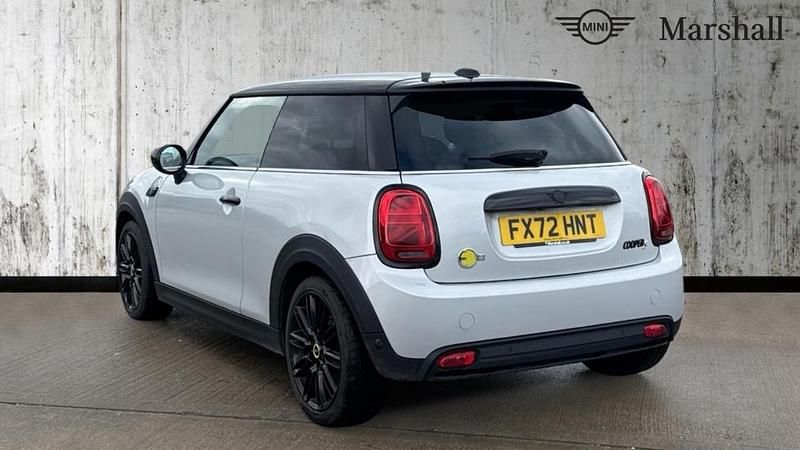 Used Mini Cooper S Level 2 135 kW (184 HP) 2022 White silver Hatchback