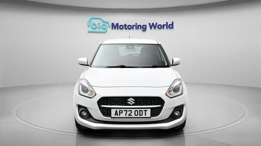Second-hand Suzuki Swift SZ-T 83 CP (61 kW) 2023 Alb Hatchback