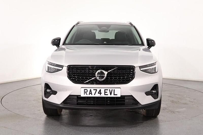 Used Volvo XC40 Ultra 161 HP (118 kW) 2025 Silver SUV