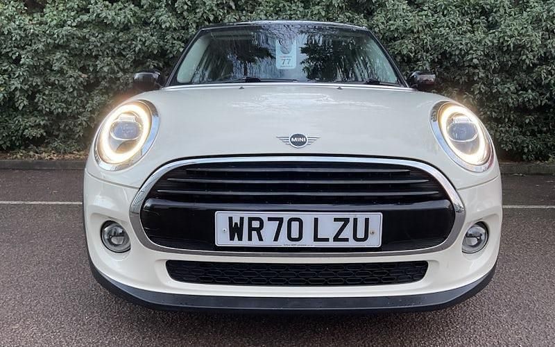 Used Mini Cooper Classic 136 HP (100 kW) 2020 White Hatchback