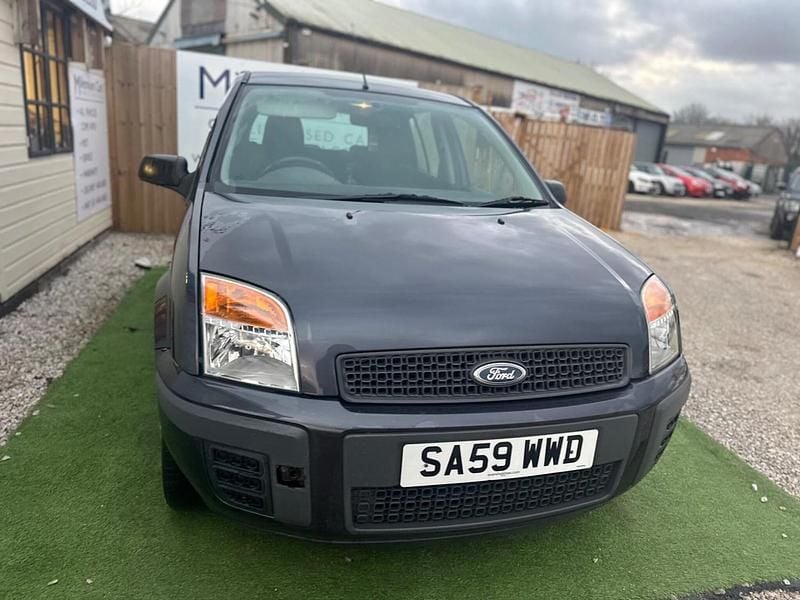 Used Ford Fusion Style 79 HP (58 kW) 2009 Grey Hatchback