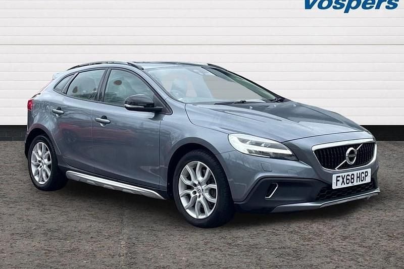 Used Volvo V40 CC Plus 152 HP (111 kW) 2018 Estate