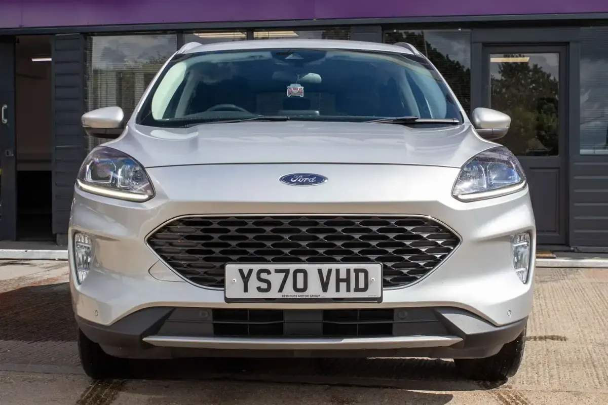Used Ford Kuga Zetec 120 HP (88 kW) 2020 Silver SUV