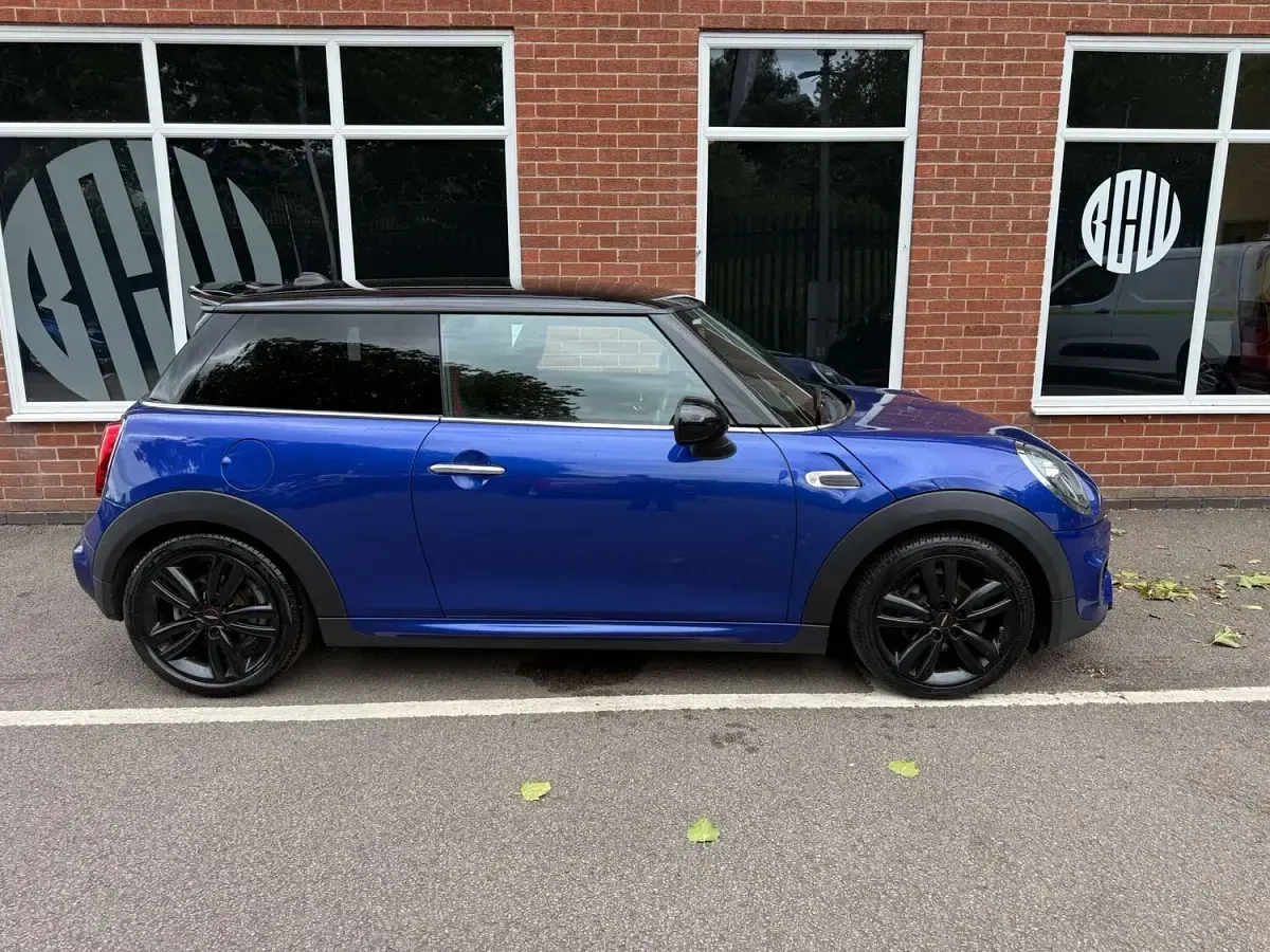 Used Mini Cooper Hatch 134 HP (98 kW) 2018 Blue Hatchback
