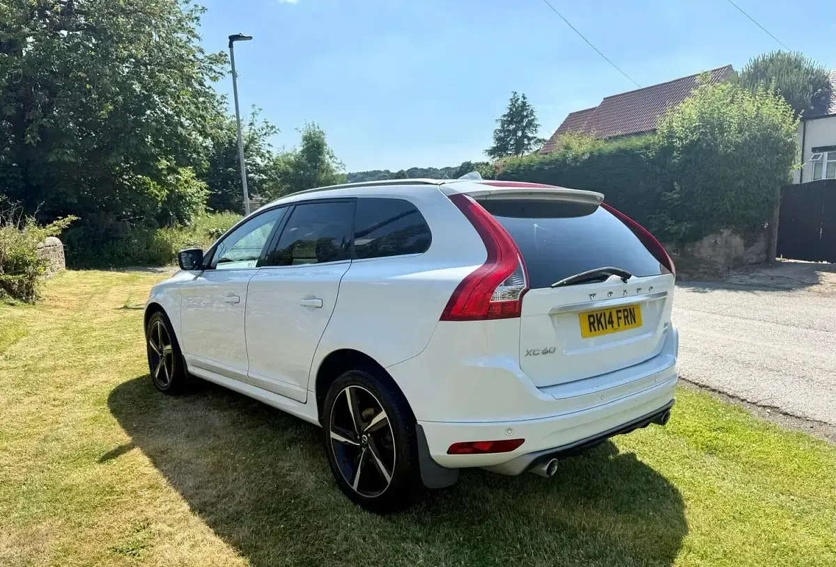 Used Volvo XC60 R-Design 2014 White SUV