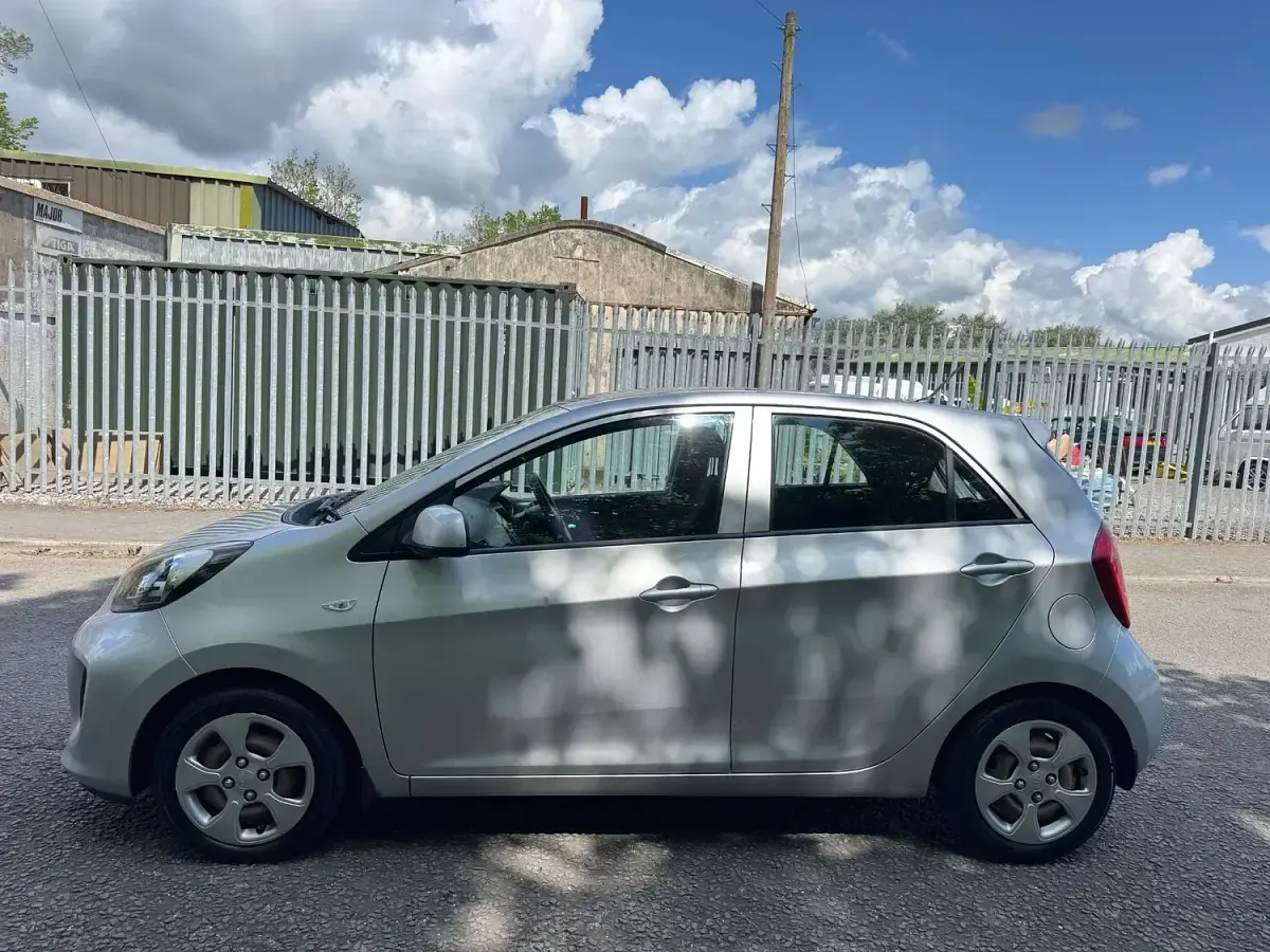 Used Kia Picanto 66 HP (48 kW) 2016 Silver Hatchback