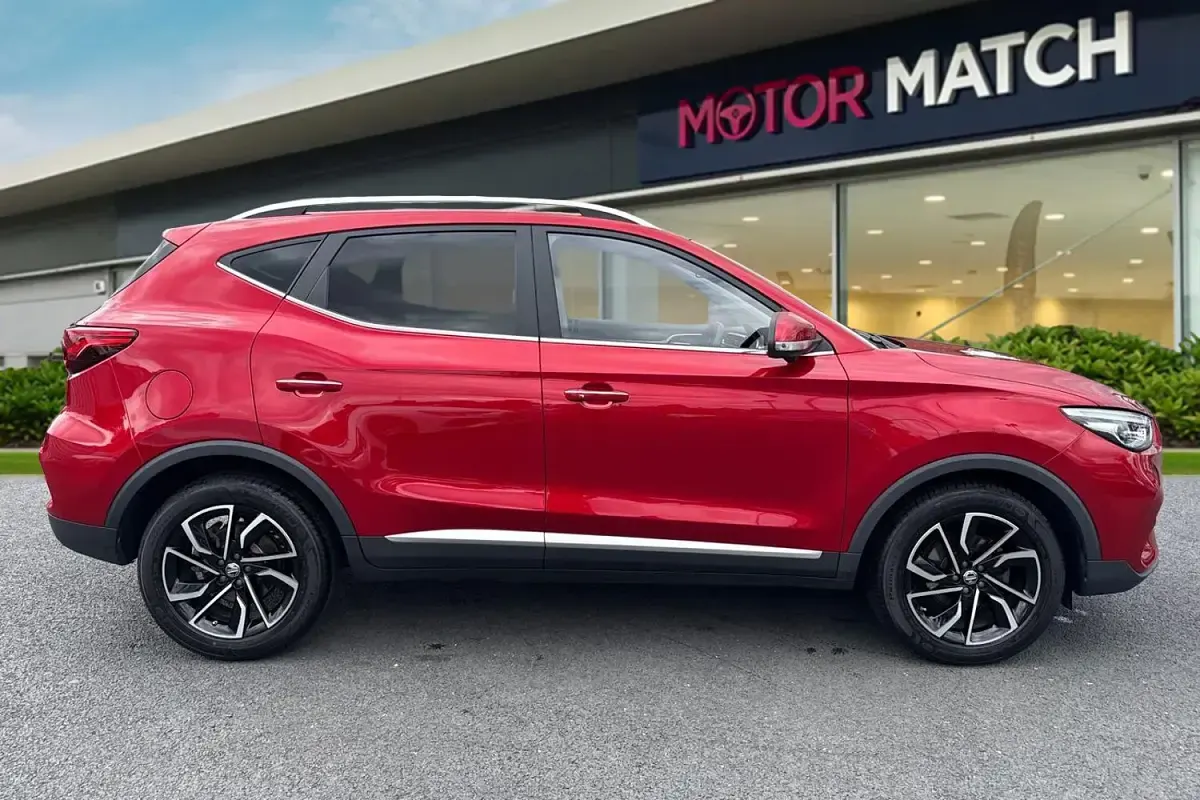 Used MG ZS Exclusive 111 HP (81 kW) 2023 Red SUV