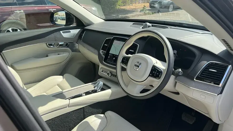 Used Volvo XC90 Ultra 250 HP (183 kW) 2024 Grey SUV