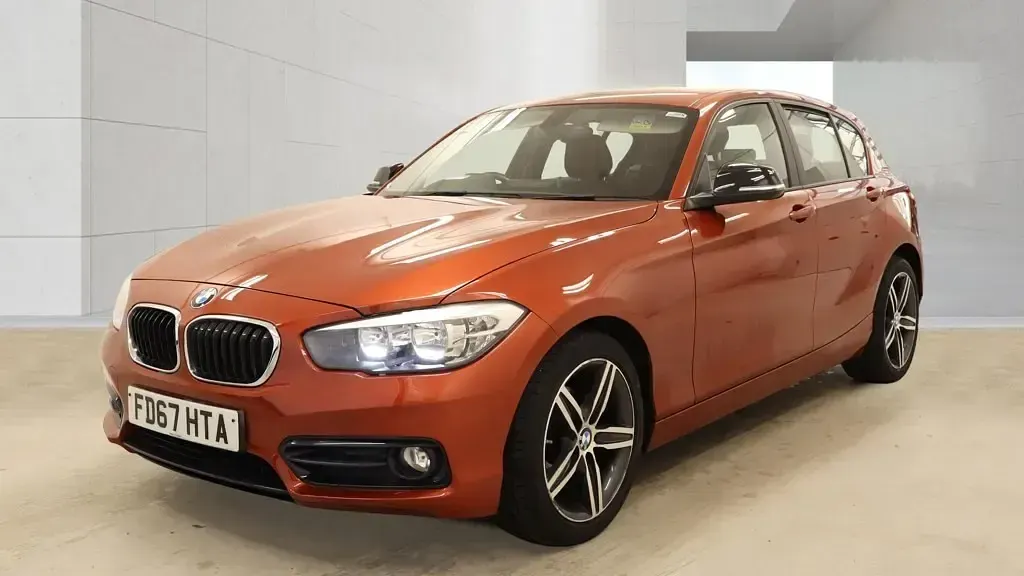 Used BMW 118 Sport Line 2017 Orange Hatchback